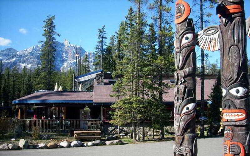 Sunwapta Falls Rocky Mountain Lodge แจสเปอร์ ภายนอก รูปภาพ