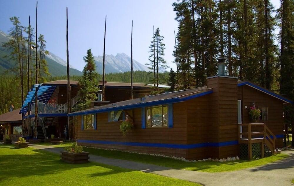 Sunwapta Falls Rocky Mountain Lodge แจสเปอร์ ภายนอก รูปภาพ