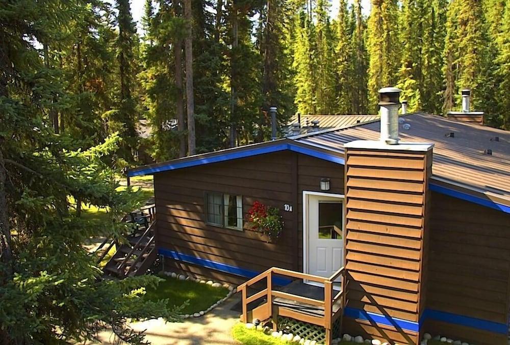 Sunwapta Falls Rocky Mountain Lodge แจสเปอร์ ภายนอก รูปภาพ