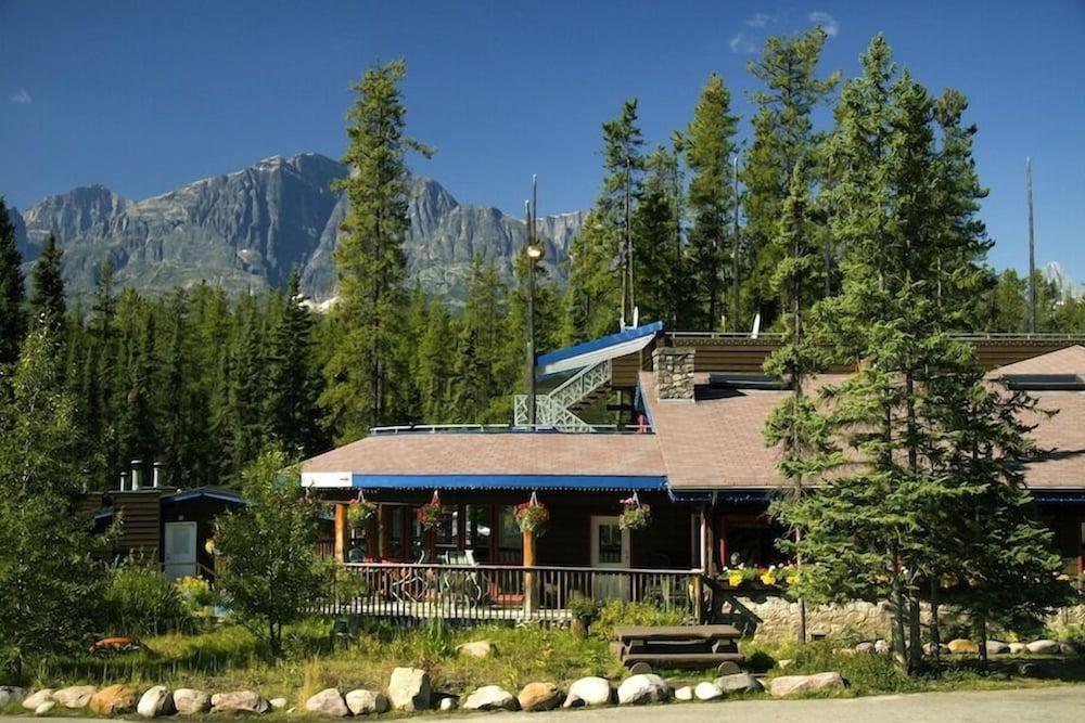 Sunwapta Falls Rocky Mountain Lodge แจสเปอร์ ภายนอก รูปภาพ