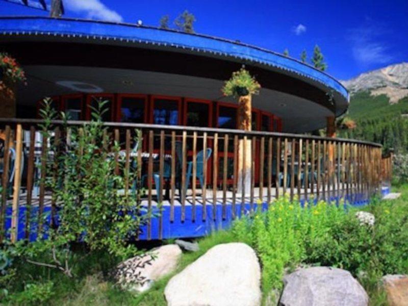 Sunwapta Falls Rocky Mountain Lodge แจสเปอร์ ภายนอก รูปภาพ